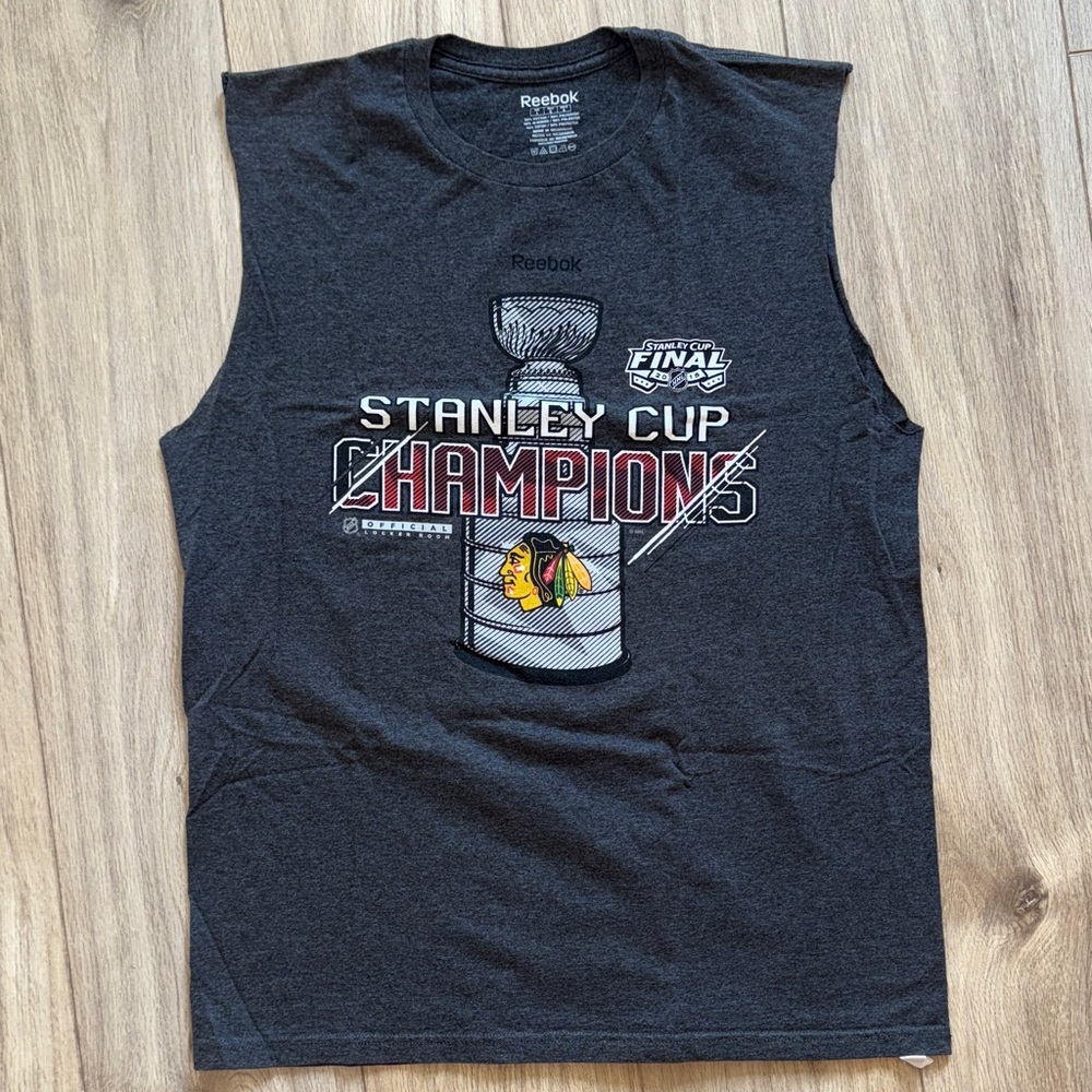 REEBOK NHL Blackhawks 2015 Stanley Cup Champions Sleeveless Cut Off Tank Top